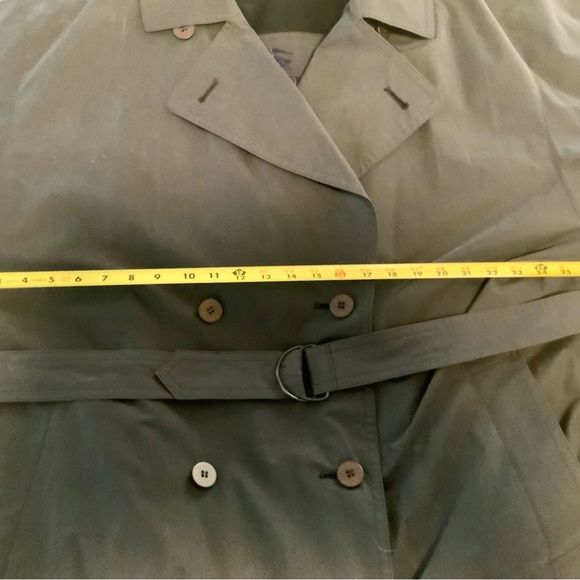 LAST CHANCE TIL 6pm today! like new Burberry prorsum trench/raincoat. - Picture 11 of 12